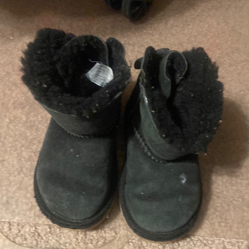 Black uggs